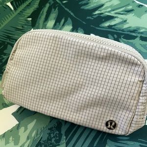 Lululemon Everywhere Belt Bag NWT